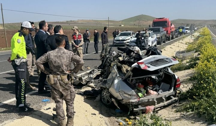 Polis Memuru ve Ailesi Urfa'daki Kazada Hayatını Kaybetti