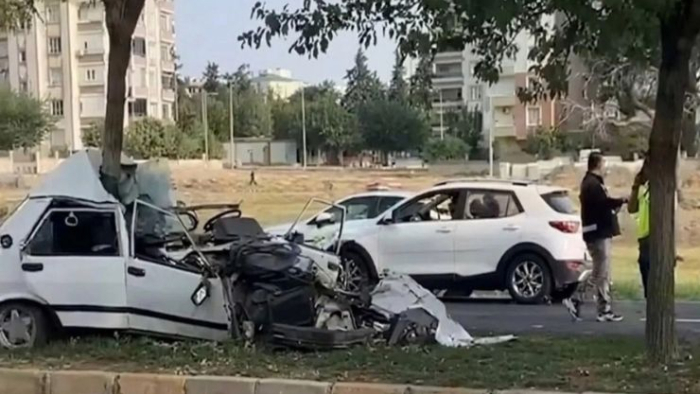 Şanlıurfa’da Feci Kaza! Otomobil İkiye Bölündü