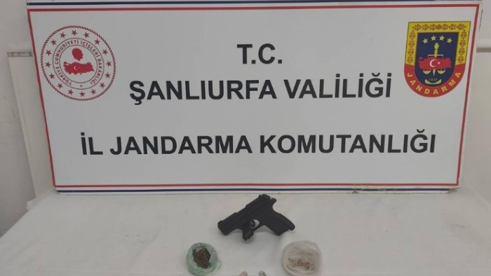 Birecik ve Suruç'ta Çok Sayıda Kaçak Ürün Ele Geçirildi