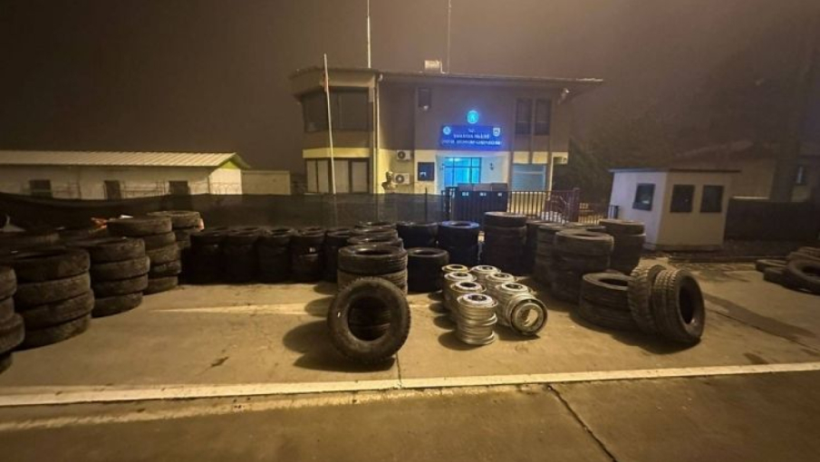 Urfa'da 211 Adet Kaçak Kamyon Lastiği Ele Geçirildi