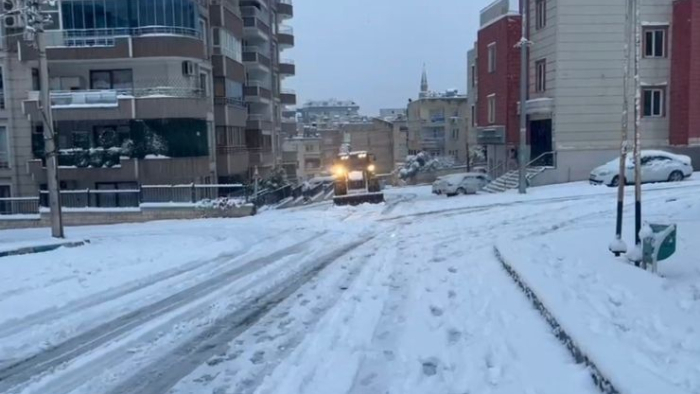 Şanlıurfa Beyaza Büründü: Kar Yağışı Etkisini Gösterdi